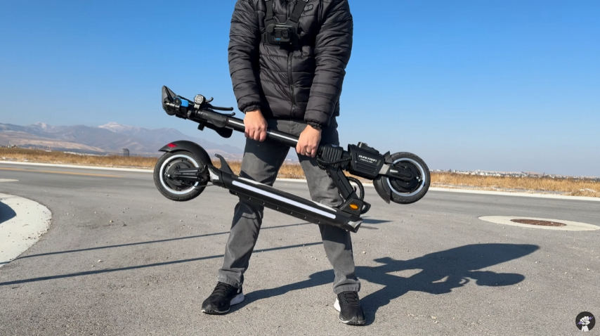 Dualtron Popular Dual Motor Electric Scooter - A slow starting but super comfy dual motor scooter