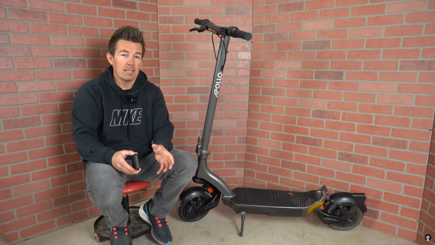 A light, portable and comfortable scooter to cruise around town