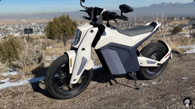 Experience the cutting-edge Naxeon I Am, an eco-friendly electric motorcycle with a semi-solid state battery, advanced features, and sleek design.